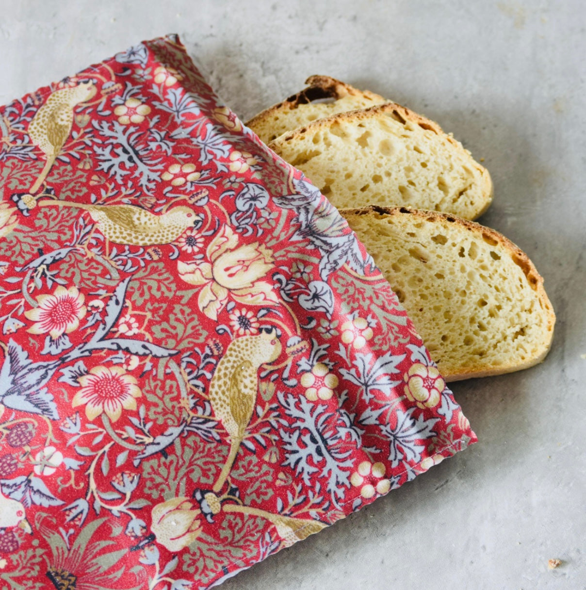 THE Bread Bag- William Morris Strawberry Thief (Red)